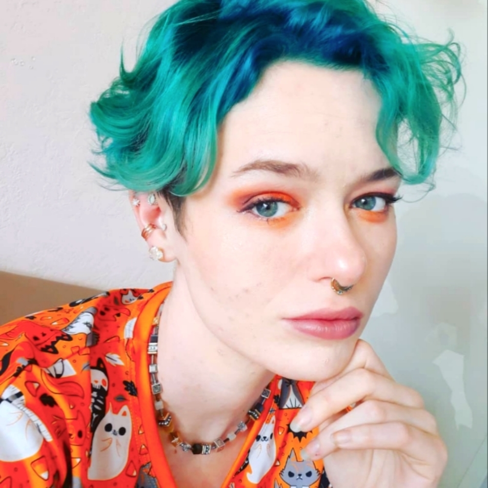 Meet your Posher, Alethea